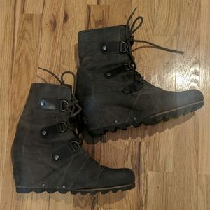 Sorel Joan of Arctic Wedge - dark brown SZ 11